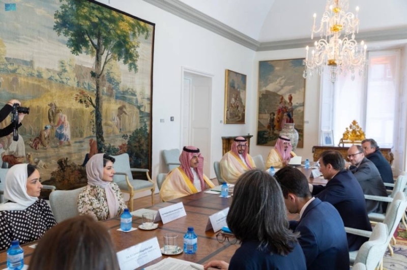 مباحثات مثمرة بين وزير