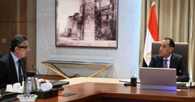 رئيس الوزراء يتابع الموقف