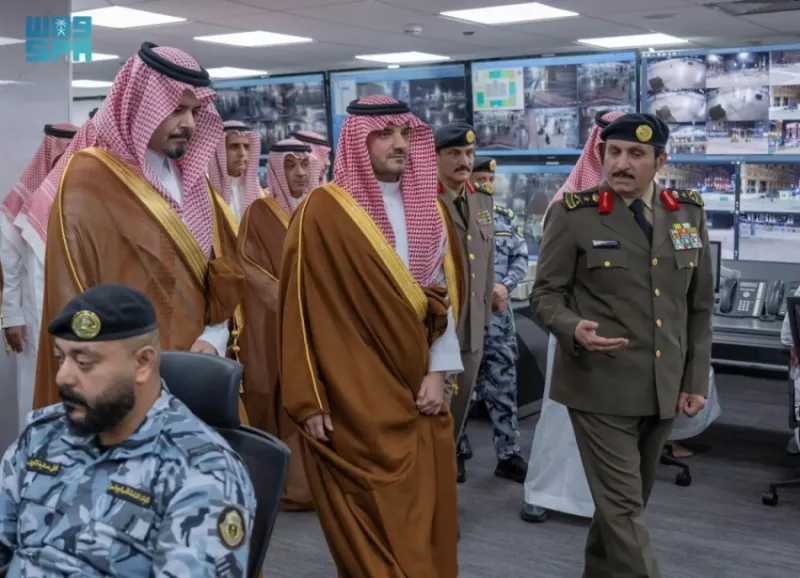 متابعة مستمرة: الأمير عبدالعزيز بن سعود يرصد سير العمل بمركز عمليات أمن المسجد النبوي الشريف