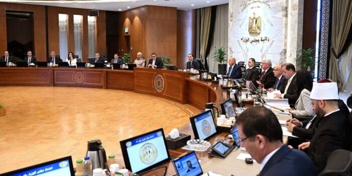 مجلس الوزراء يقر 11