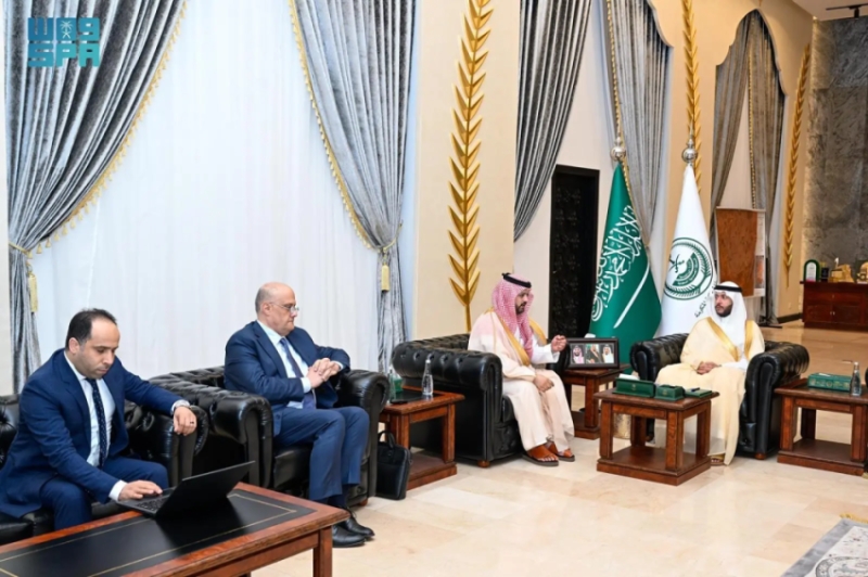 محافظ الطائف يستقبل مدير