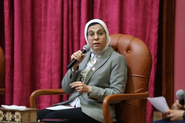 مديرة «الهلال الأحمر» تشدد