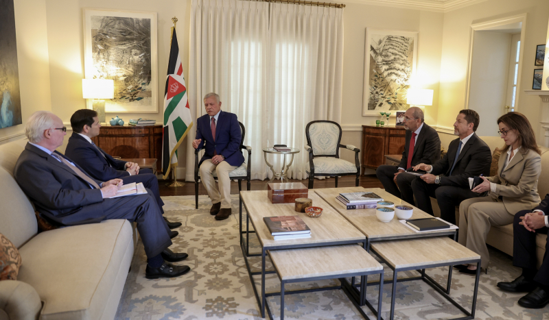الملك يؤكد لوزير الخارجية
