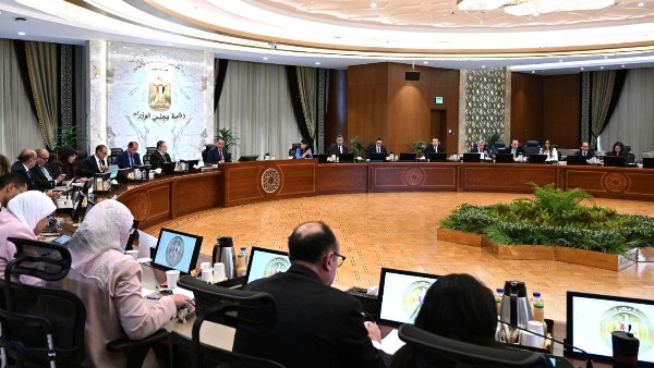 مناقشات اقتصادية: الترتيبات لعقد