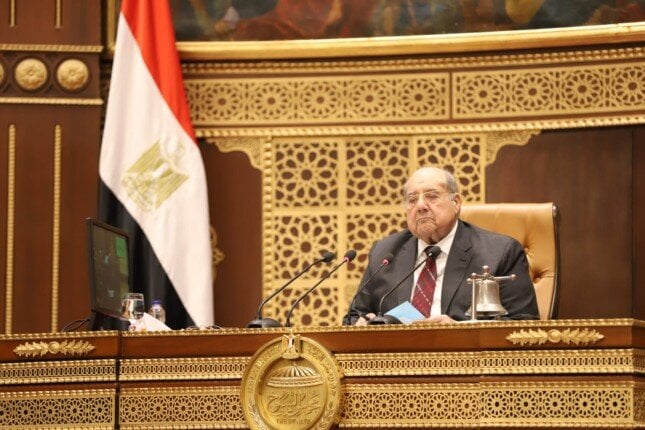 «مناقشات الشيوخ» حول تجديد