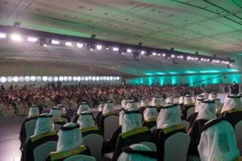 نائب أمير الرياض يحتفل