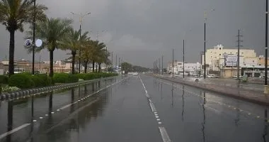 أمطار رعدية تضرب عدة مناطق فى السعودية والدفاع المدنى يحذر المواطنين