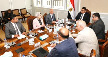 وزير الإسكان يراقب الخدمات
