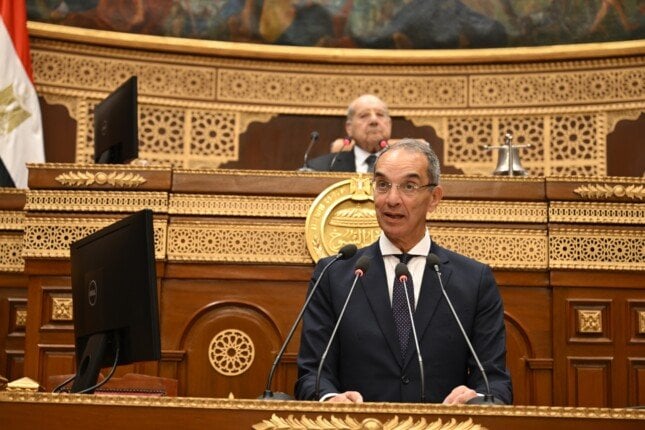 وزير الاتصالات يشدد أمام