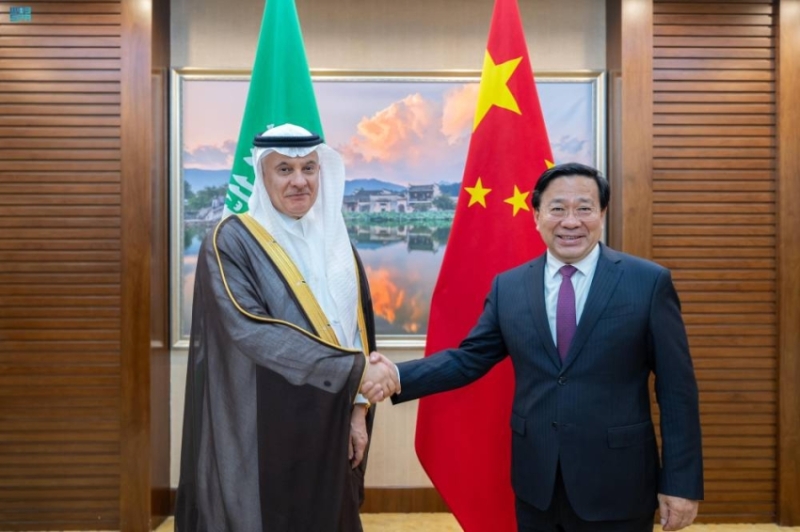 وزير البيئة يستعرض فرص