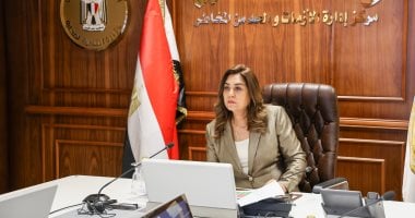 وزيرة التنمية المحلية لسكرتيرى