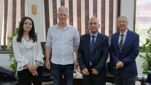 وفد ألماني رفيع يشهد