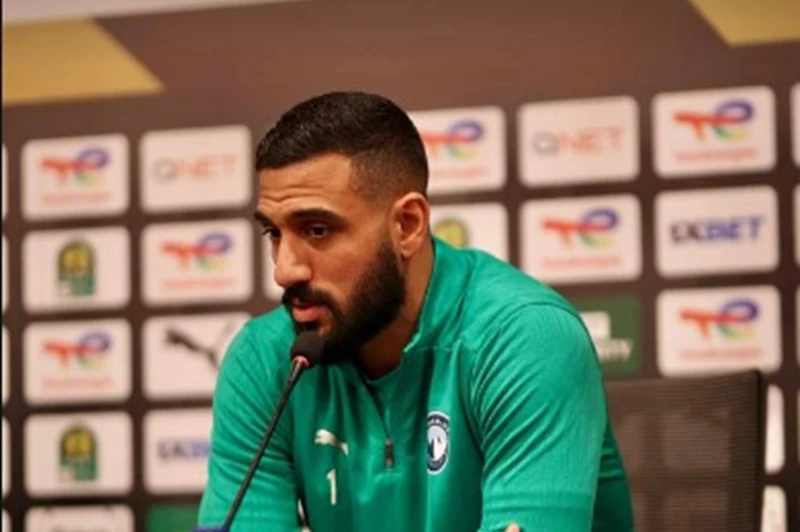 أحمد الشناوي يعلن تجديد