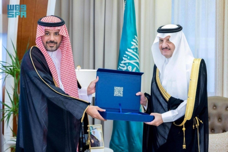 أمير الشرقية ونائبه يرحبان