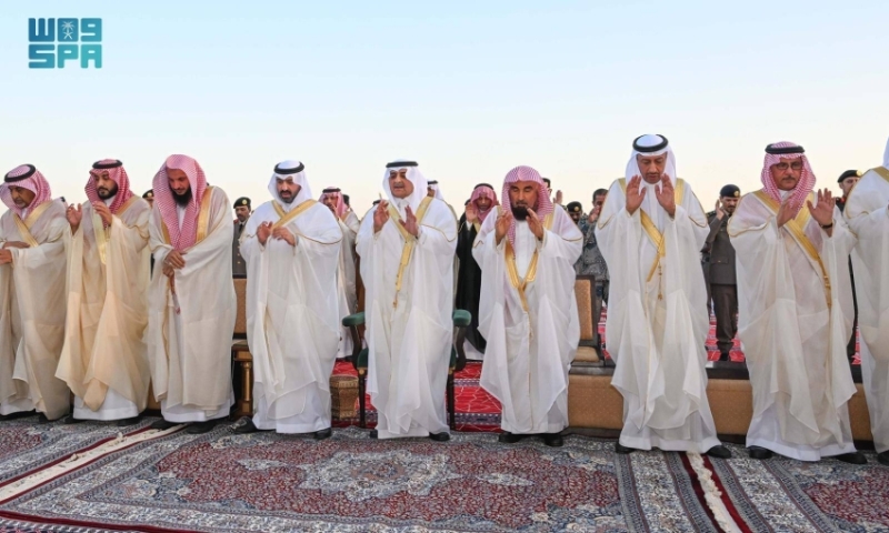 أمير تبوك ونائبه يشاركان