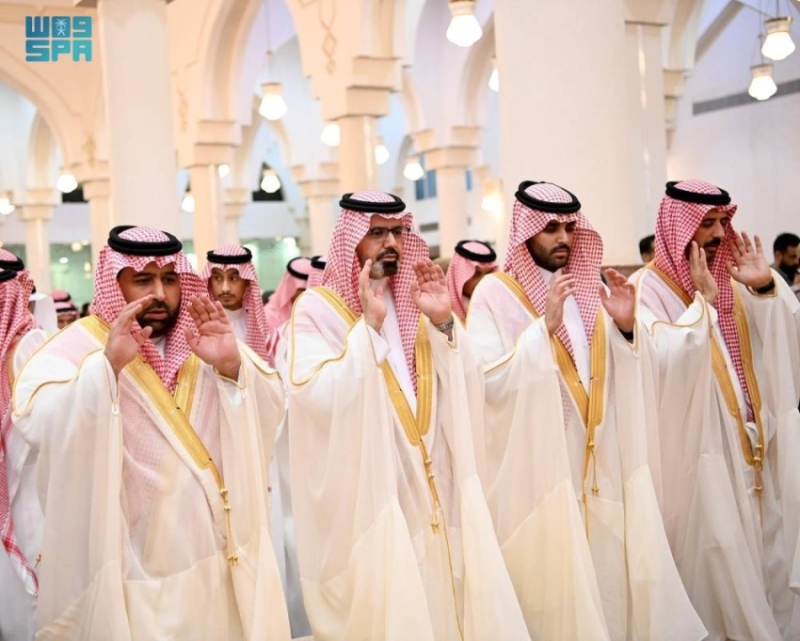 أمير جازان ونائبه يحتفلان