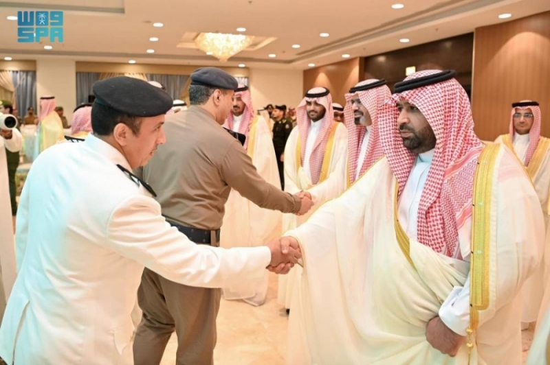 أمير جازان يرحب بالمهنئين