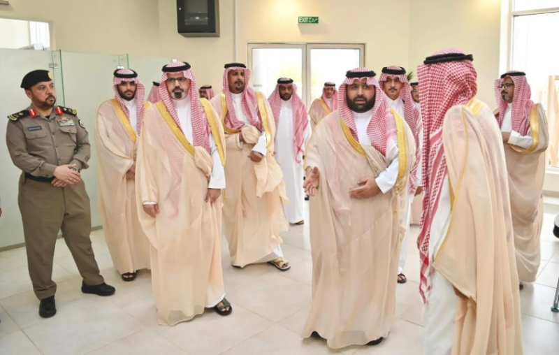 أمير جازان يزور مكتب