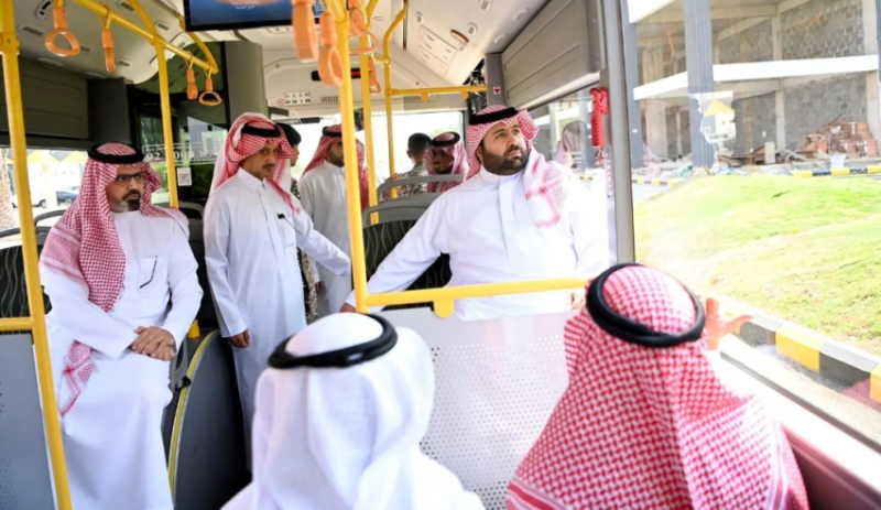 أمير جازان يزور ميدانياً