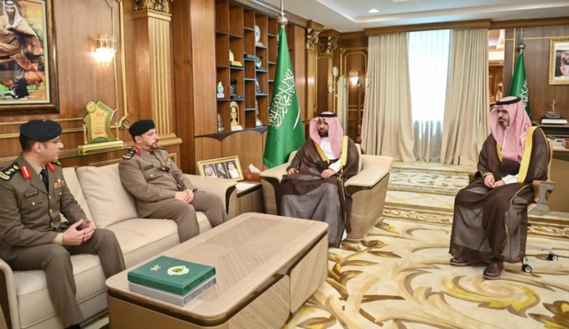 أمير جازان يستلم التقرير