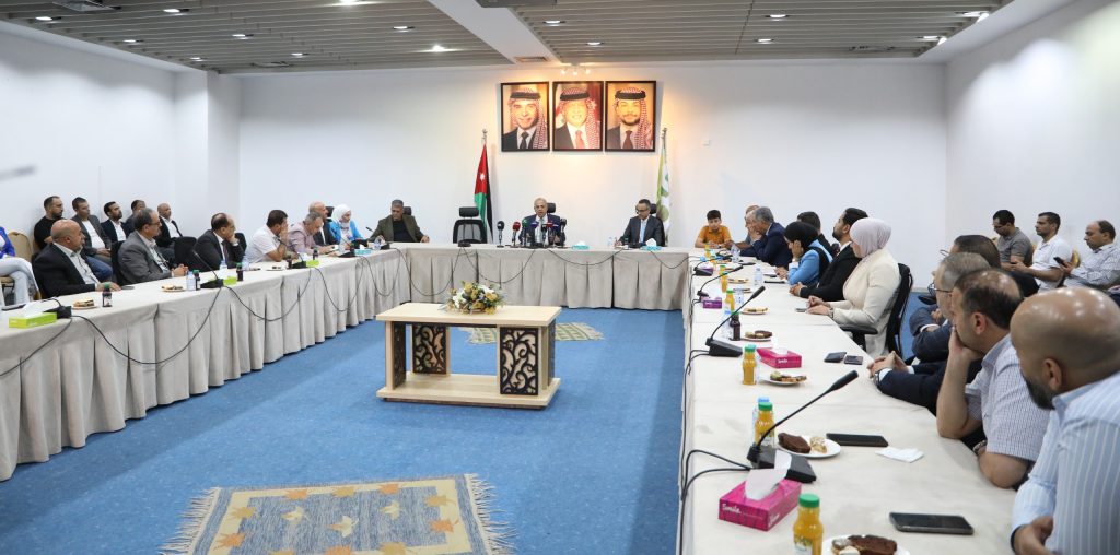 إعادة تأهيل الموظفين الفائضين