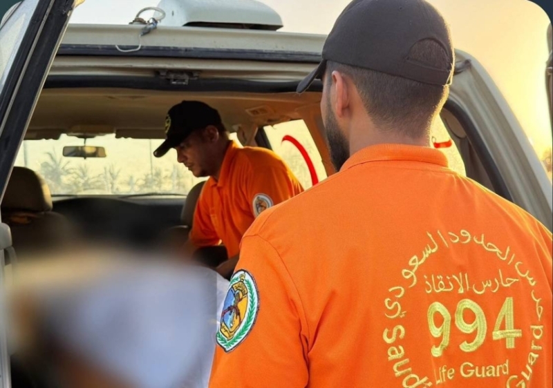 إنقاذ شاب من الغرق