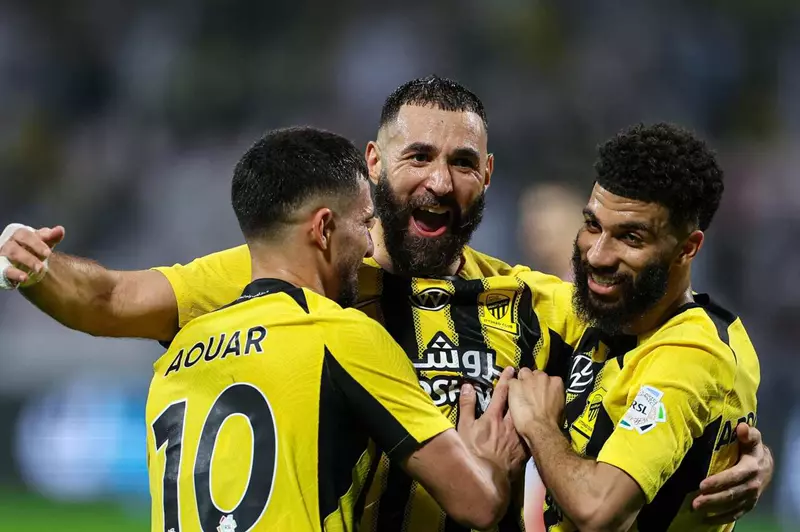 اتحاد جدة يستهدف 5