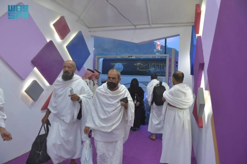 "استضافة أسر الشهداء" لأداء