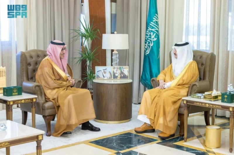 استقبال أمير الشرقية لمحافظ