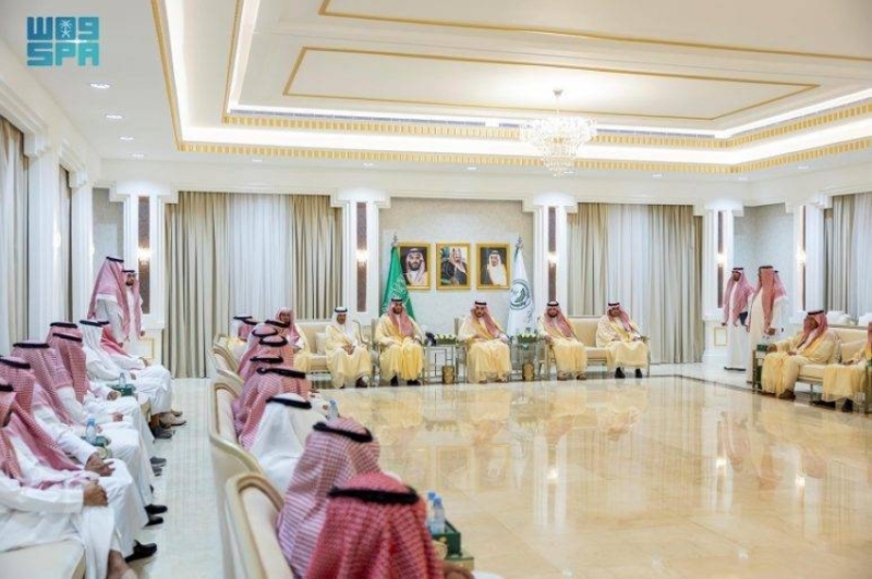 استقبال المهنئين بعيد الأضحى