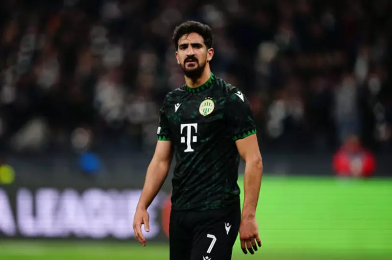 يلعب بـ5 مراكز.. كيف