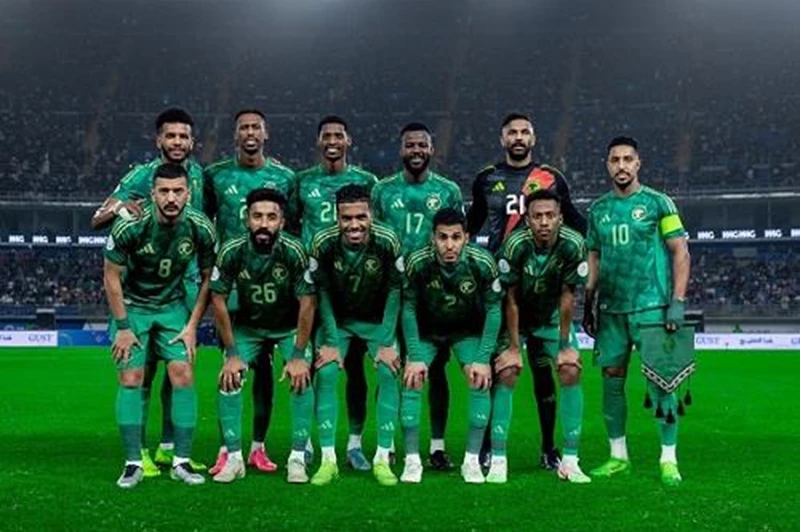 السعودية تهزم البحرين وتشعل