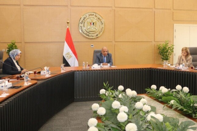 بحث وزير الكهرباء تعزيز