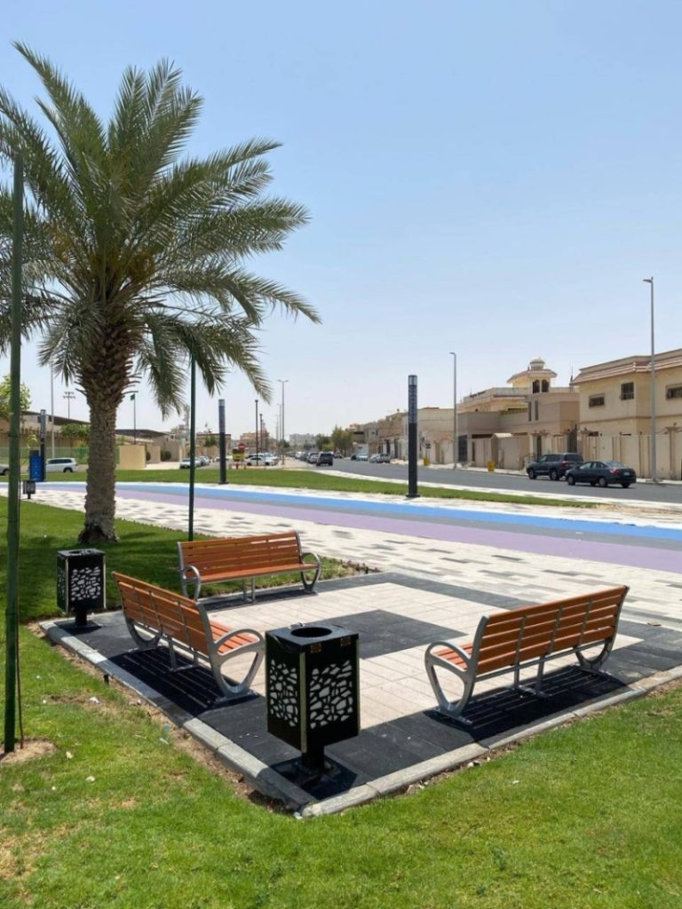 تطوير ممشى وحديقة حي