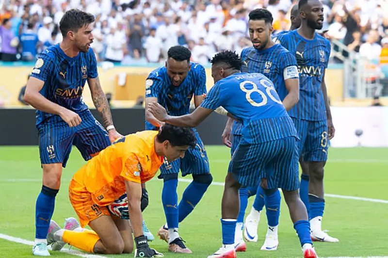 بعد تعادل الهلال وسقوط