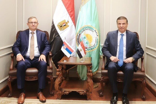 تعزيز التعاون بين وزيري