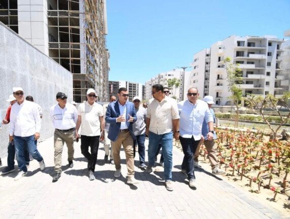 تفقد وزير الإسكان كومباوند