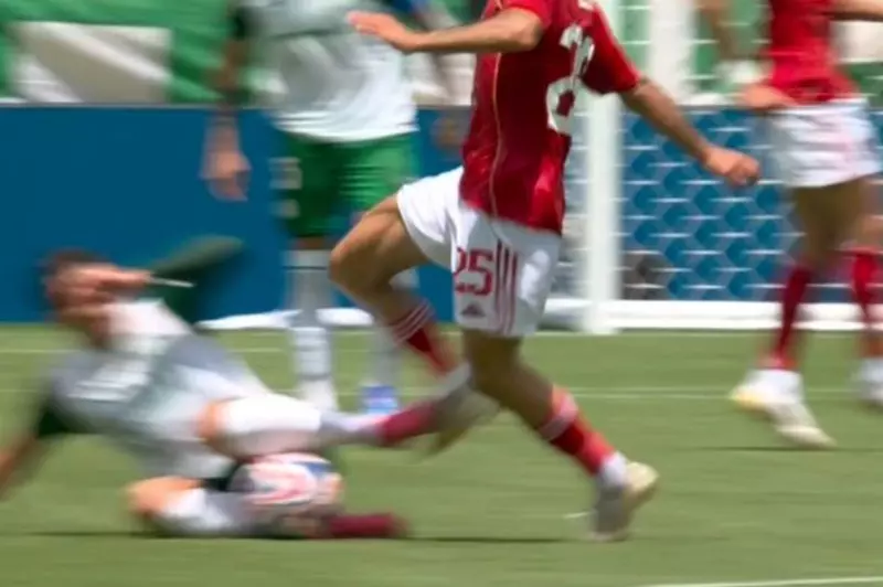 تقنية الفيديو تنقذ لاعب