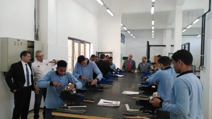 تنسيق مدرسة الطيران 2025