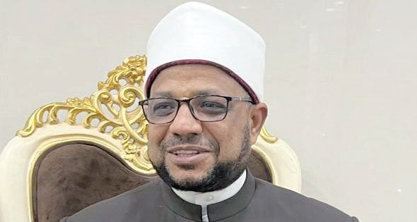 تهنئة أمين البحوث الإسلامية