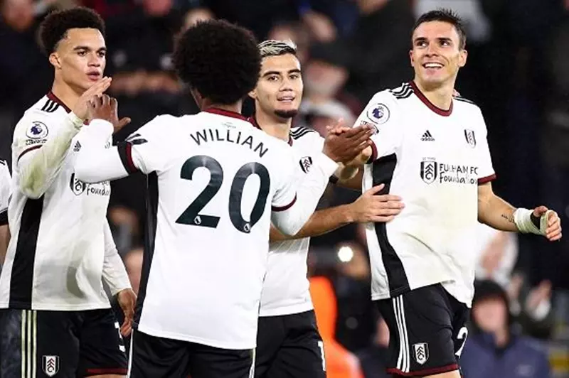 تيتي يفاضل بين البقاء