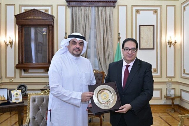 جامعة القاهرة تدعم طلاب