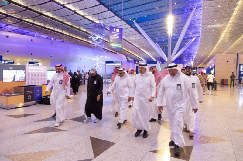 جاهزية المطار تحت أنظار