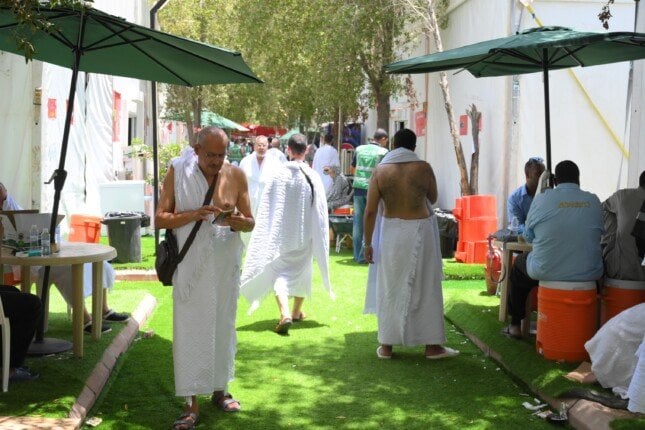 حجاج الجمعيات الأهلية يتجهون