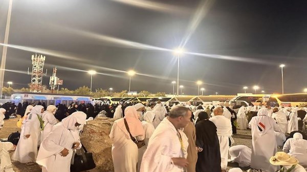 حجاج بعثة القرعة يصلون