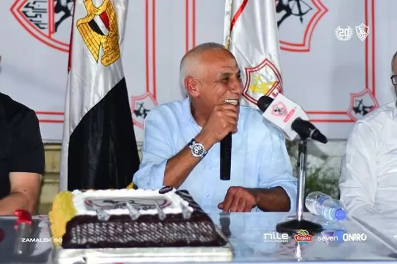 ينتظره حسم ملف المدير