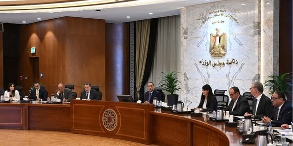 رئيس الوزراء يراقب تنفيذ