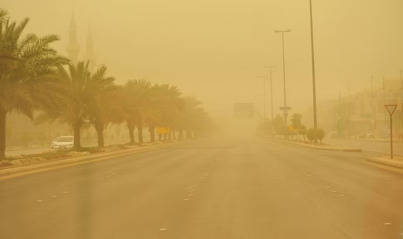 رياح شديدة تضرب جدة