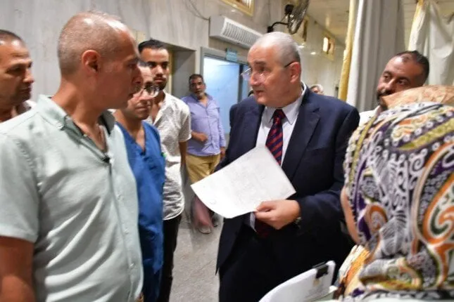 زيارة مفاجئة لرئيس المستشفيات التعليمية لمستشفى أحمد ماهر والجمهورية