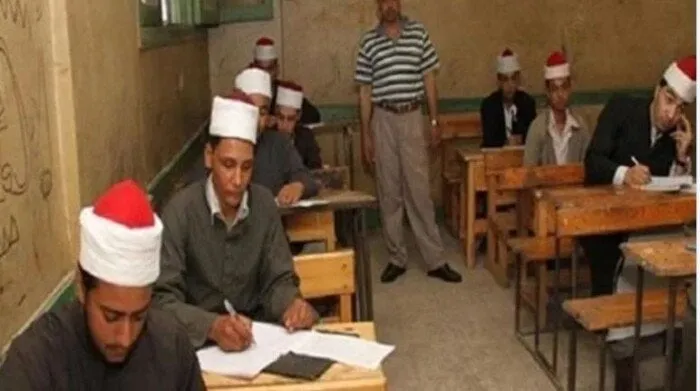 طلاب الأدبي يواجهون امتحان "التاريخ" اليوم في الثانوية الأزهرية
